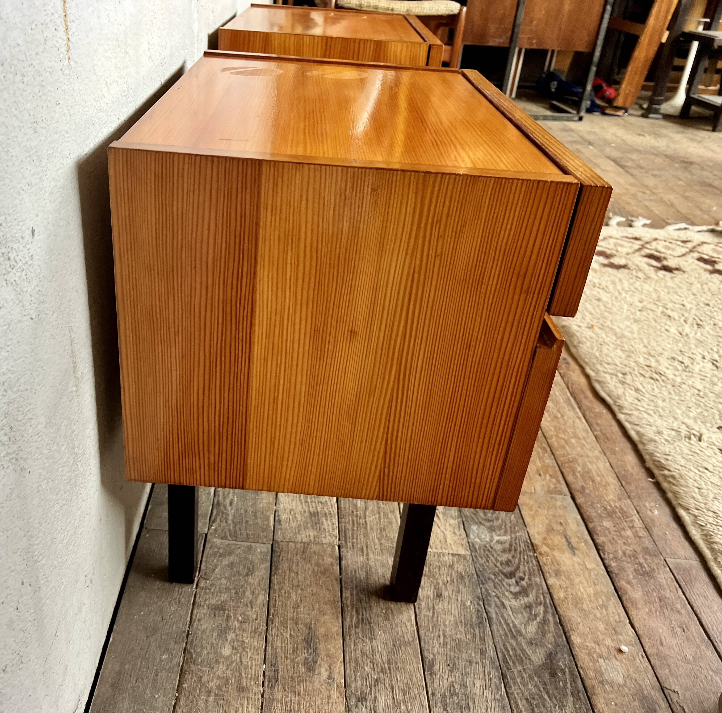 Pair of minimalist vintage bedside tables – 60s look