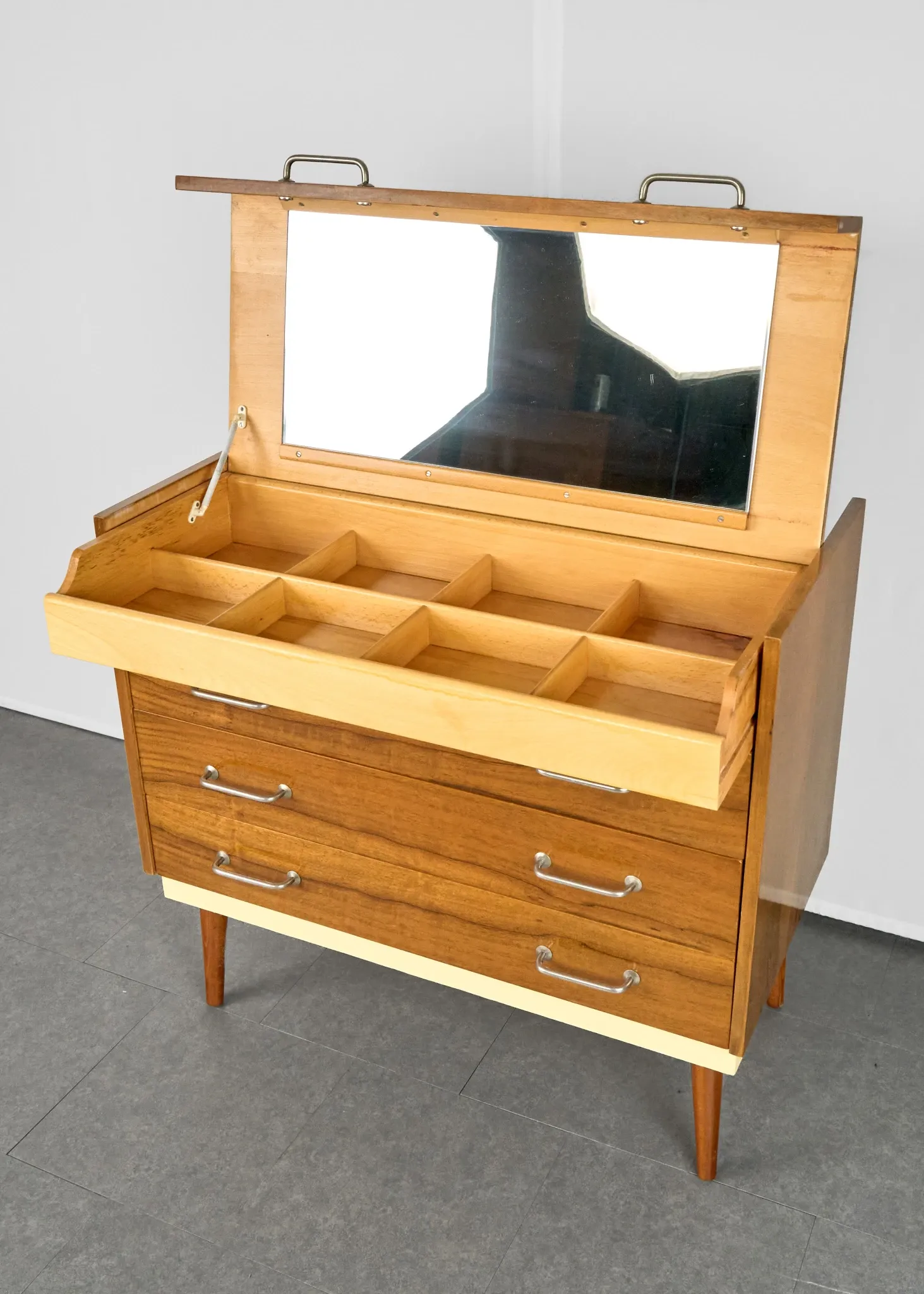 Commode vintage / Table de maquillage, années 1960, Tchécoslovaquie