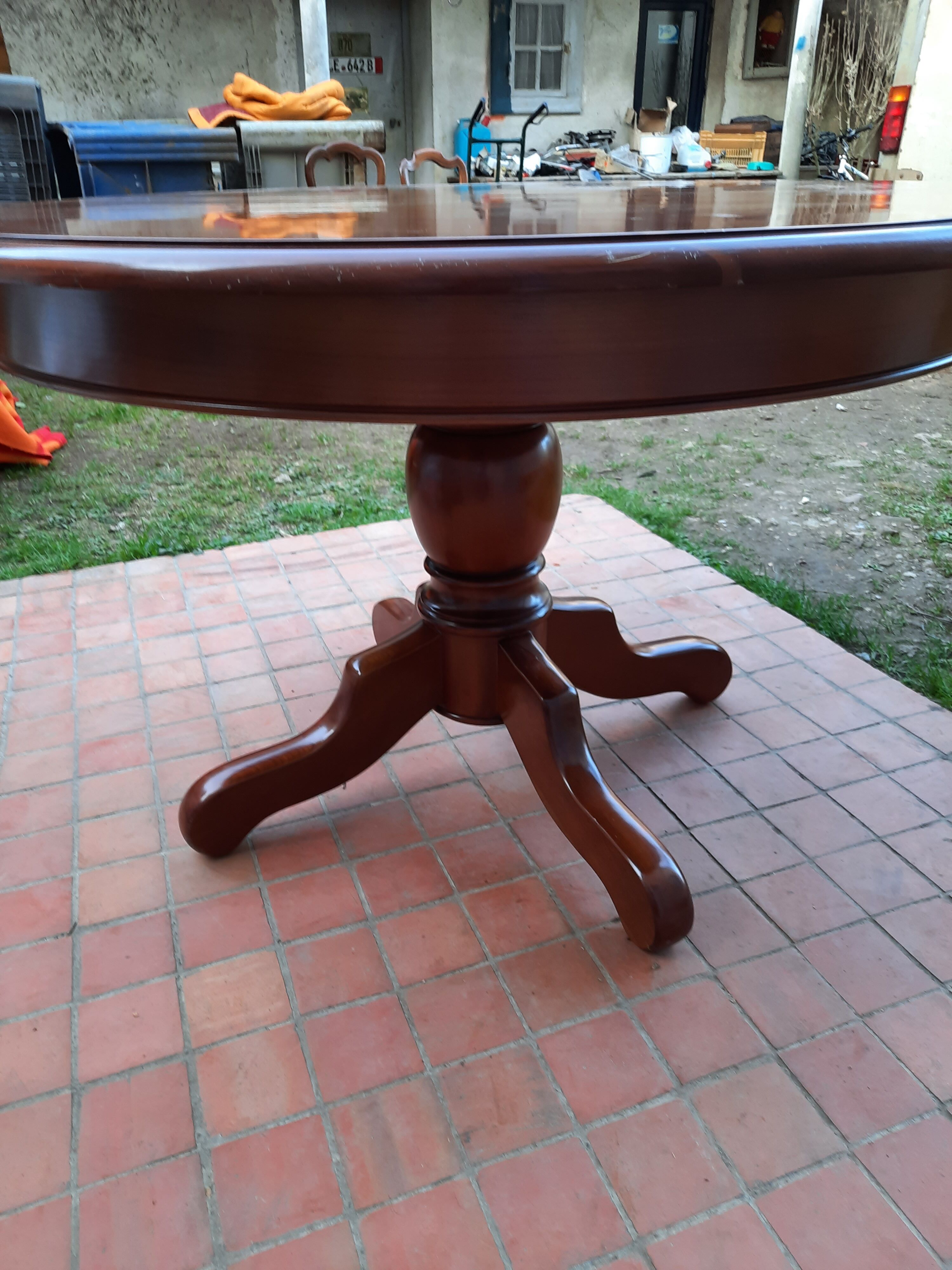 Philippe Louis style round table