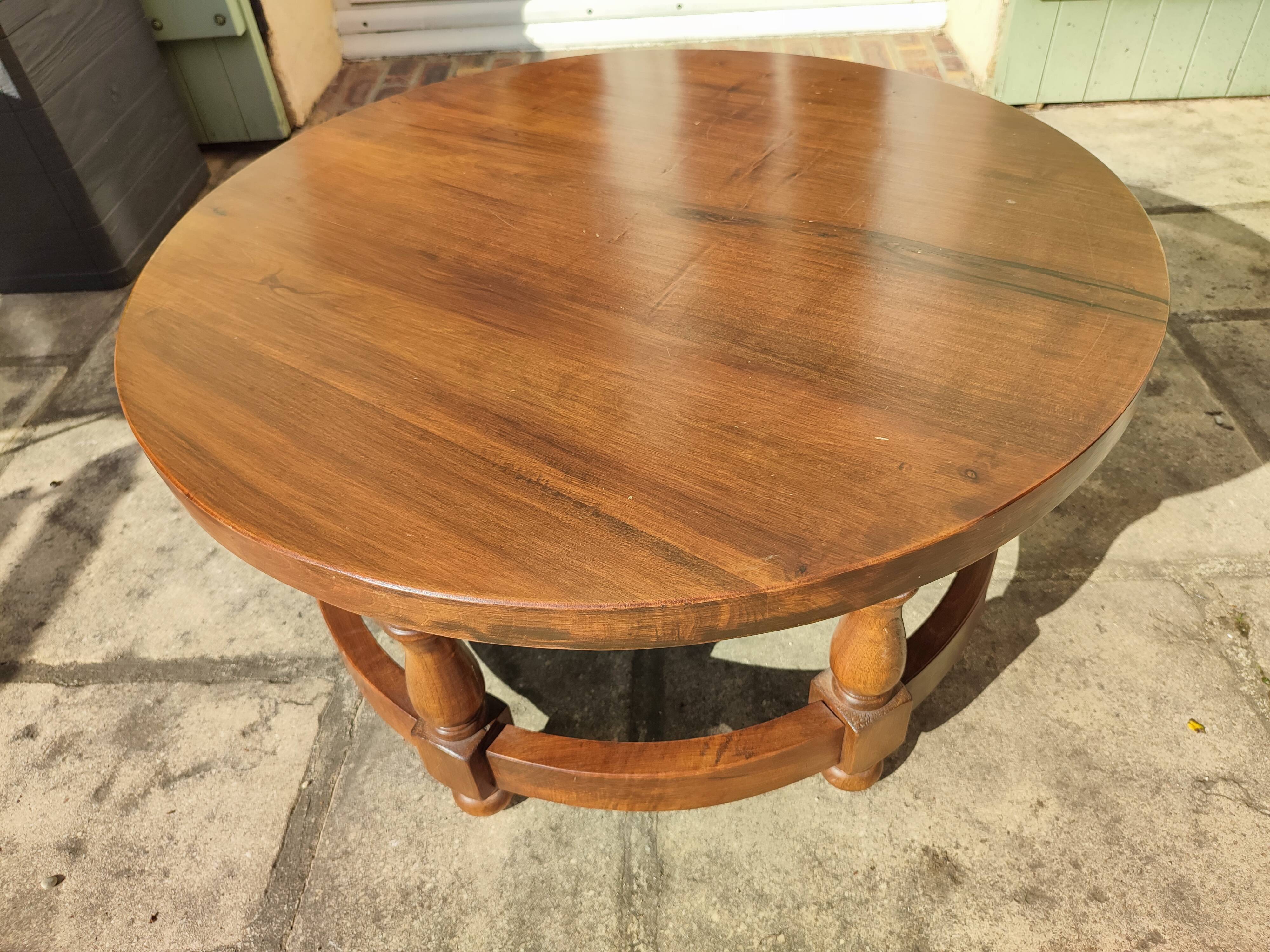 Round coffee table in solid walnut; diameter 80 cm