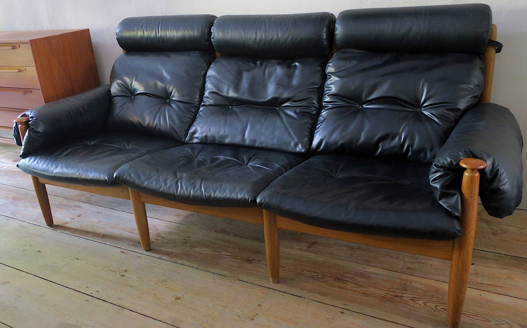 Eric Merthen leather sofa with matching ottoman, Sweden 1960s