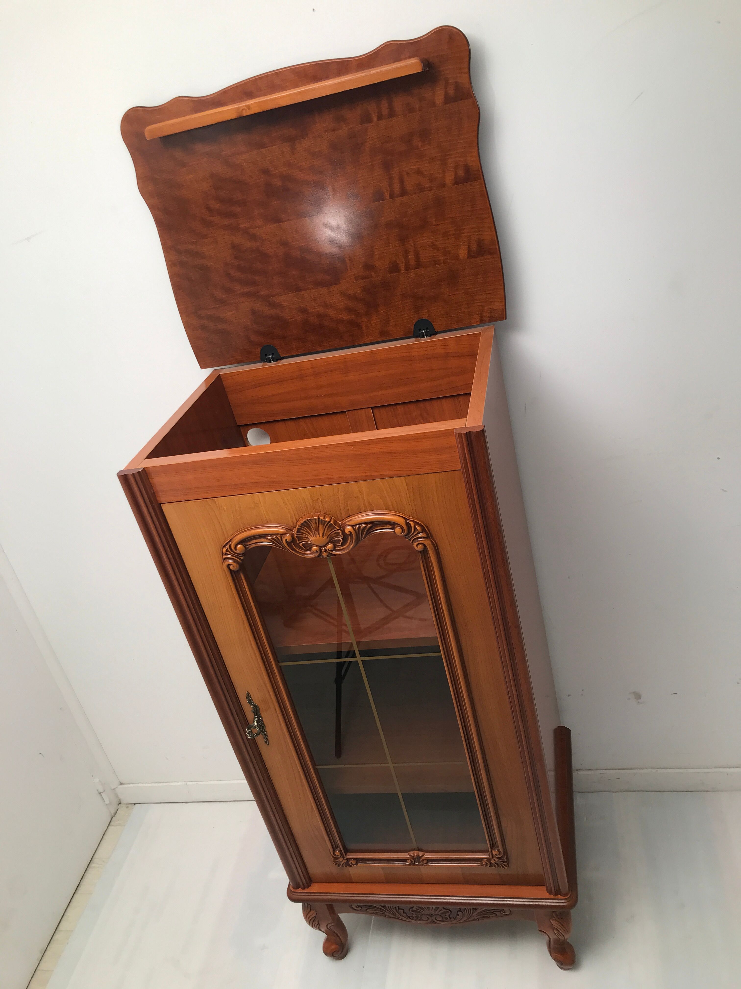 Hifi furniture with vintage wooden glass door