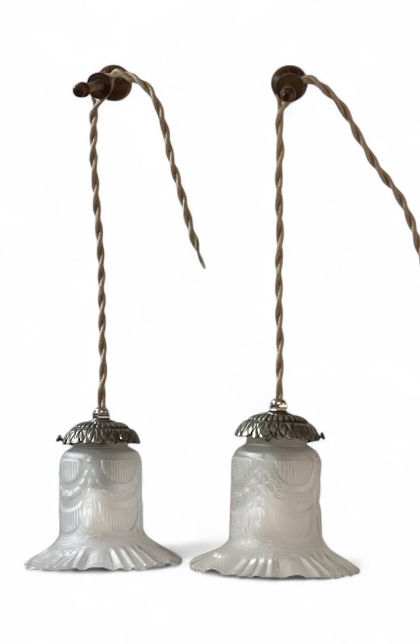 Pair of Art Deco lamps with boxwood hooks