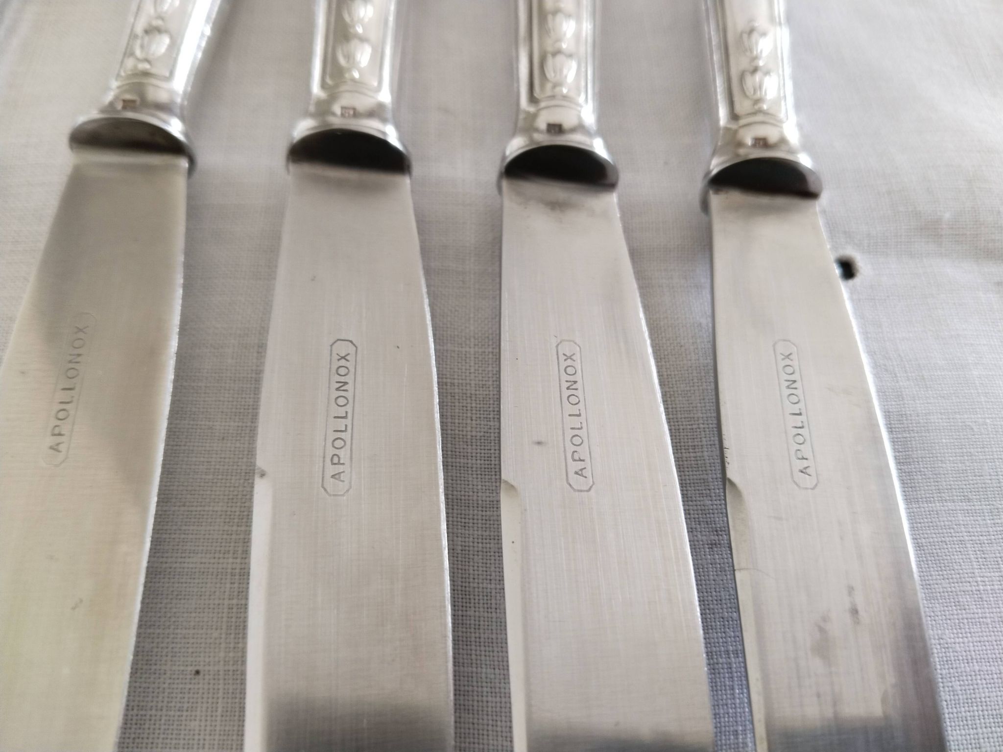 Set of 12 vintage knives, stainless steel blade and silver handle + box