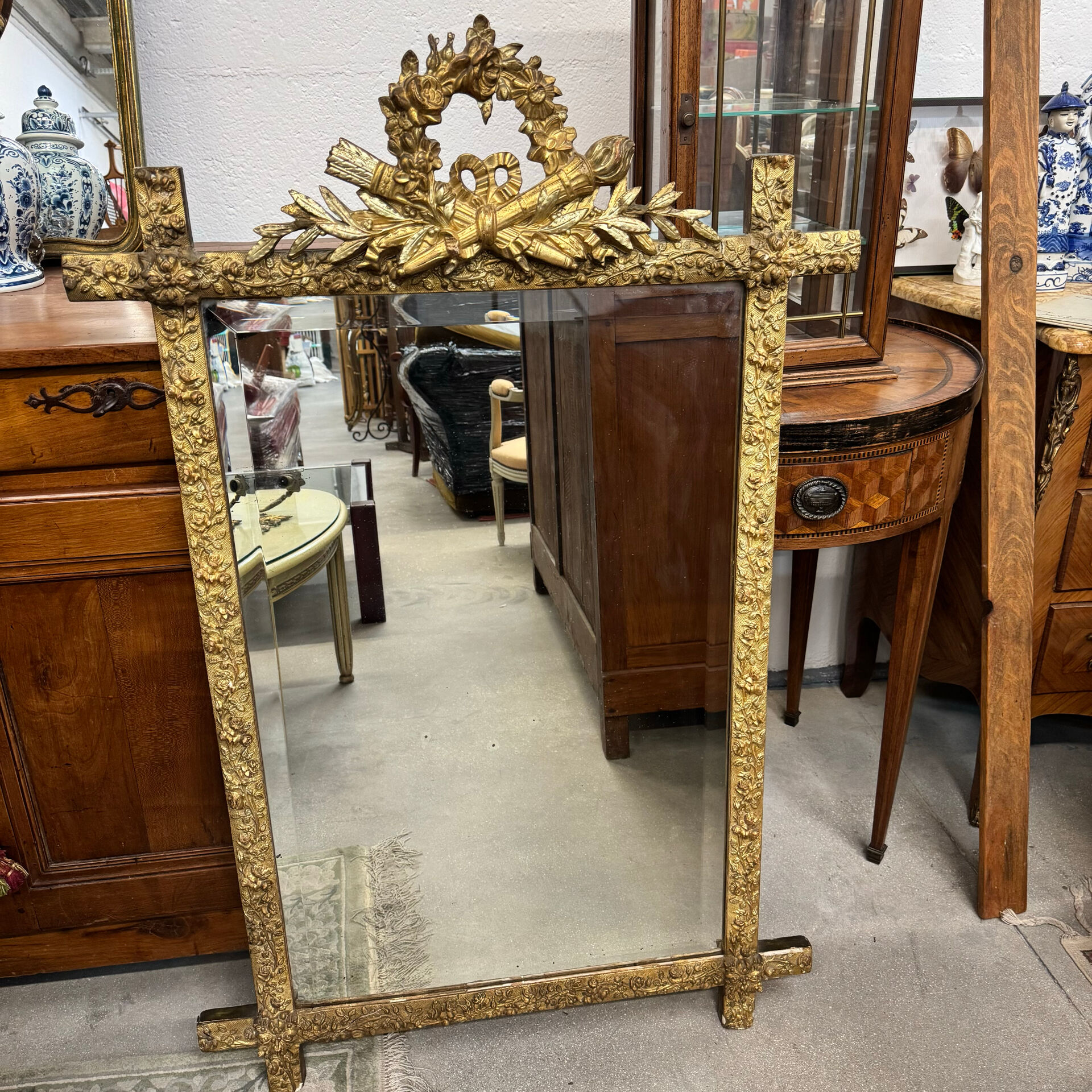 Louis XVI style pediment mirror in gilded wood – 19th century - H118c