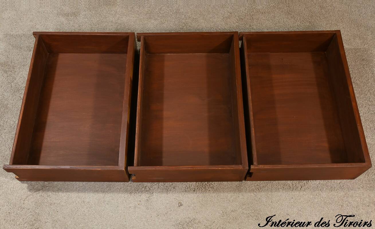 Scriban Showcase in Blond Mahogany, England – 1960