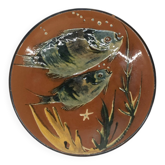 Plat artisanal Lluís Puigdemont en céramique émaillée décor poissons