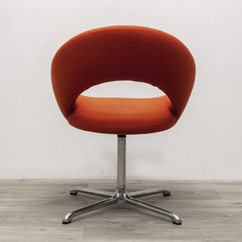 Armchair nina red artifort