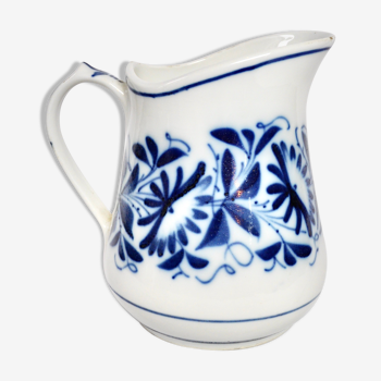 Water pitcher in Porcelain de Bayeux