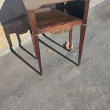 Meuble d'appoint en noyer de style louis xvi vers 1930