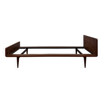 Lir Scandinavian daybed in teak