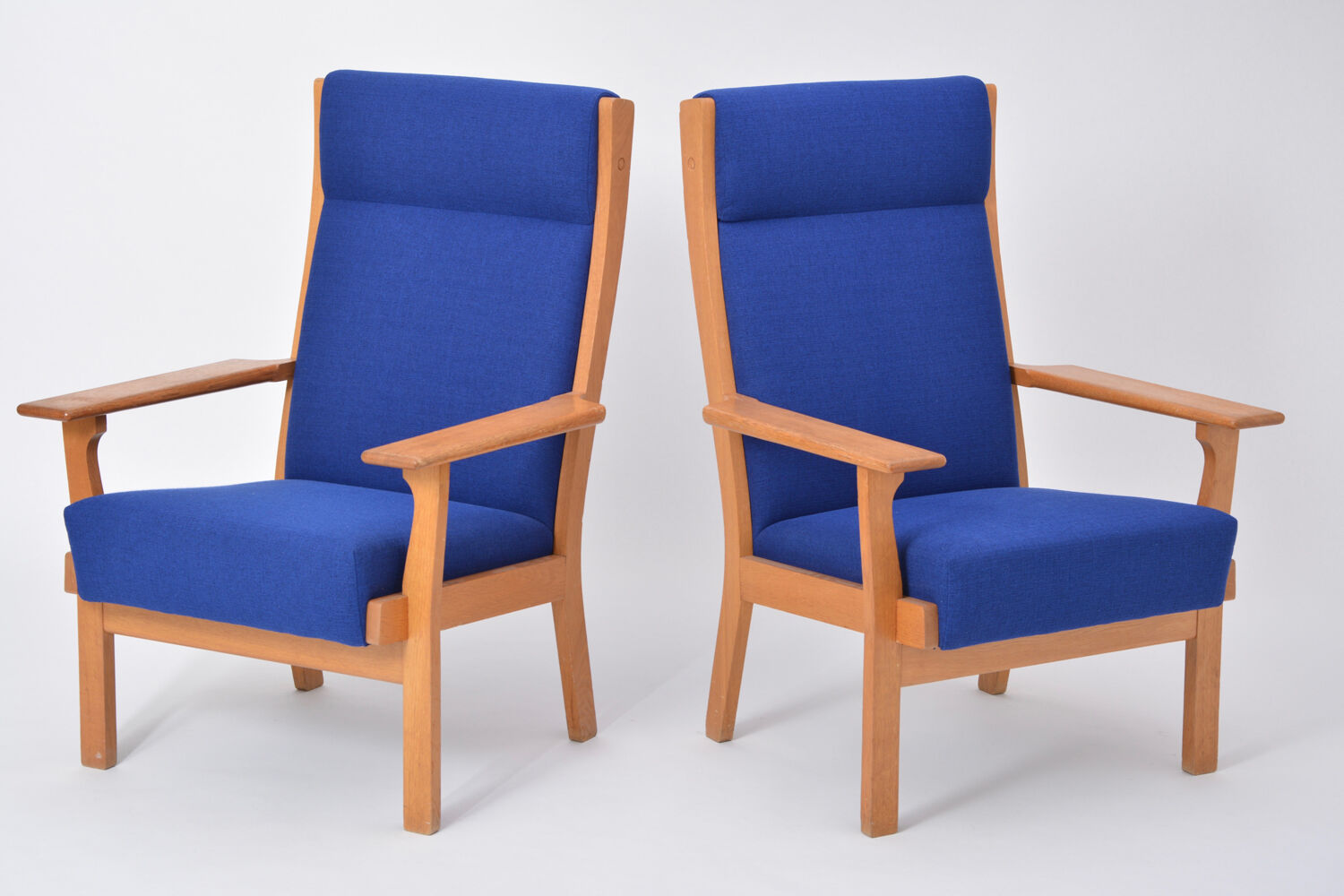 Set of Two Danish Mid-Century Modern GE 181 a Chairs by Hans Wegner for GETAMA