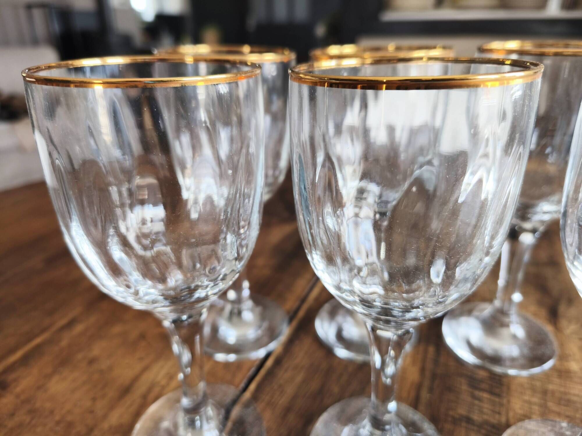 Set of 6 vintage red wine glasses with scrolled drinking rim and gold rim