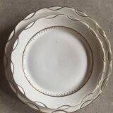 Série de huit assiettes à dessert blanches et or – Porcelaine du Berry à pâte de Limoges, Vierzon, années 60