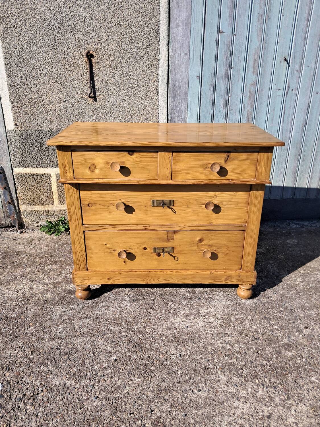 Fir chest of drawers