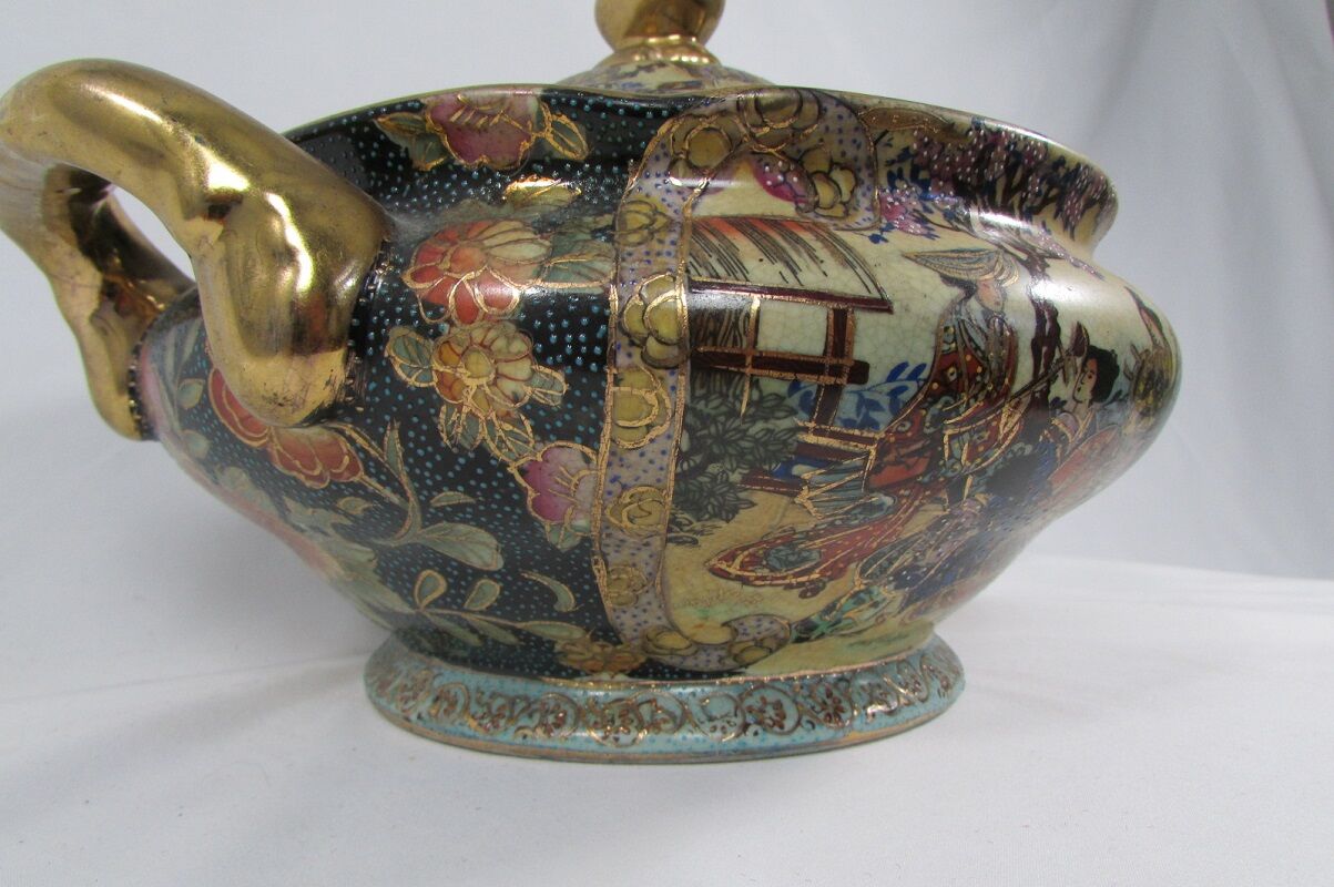Soup tureen, hollow dish with Satsuma Japan lid