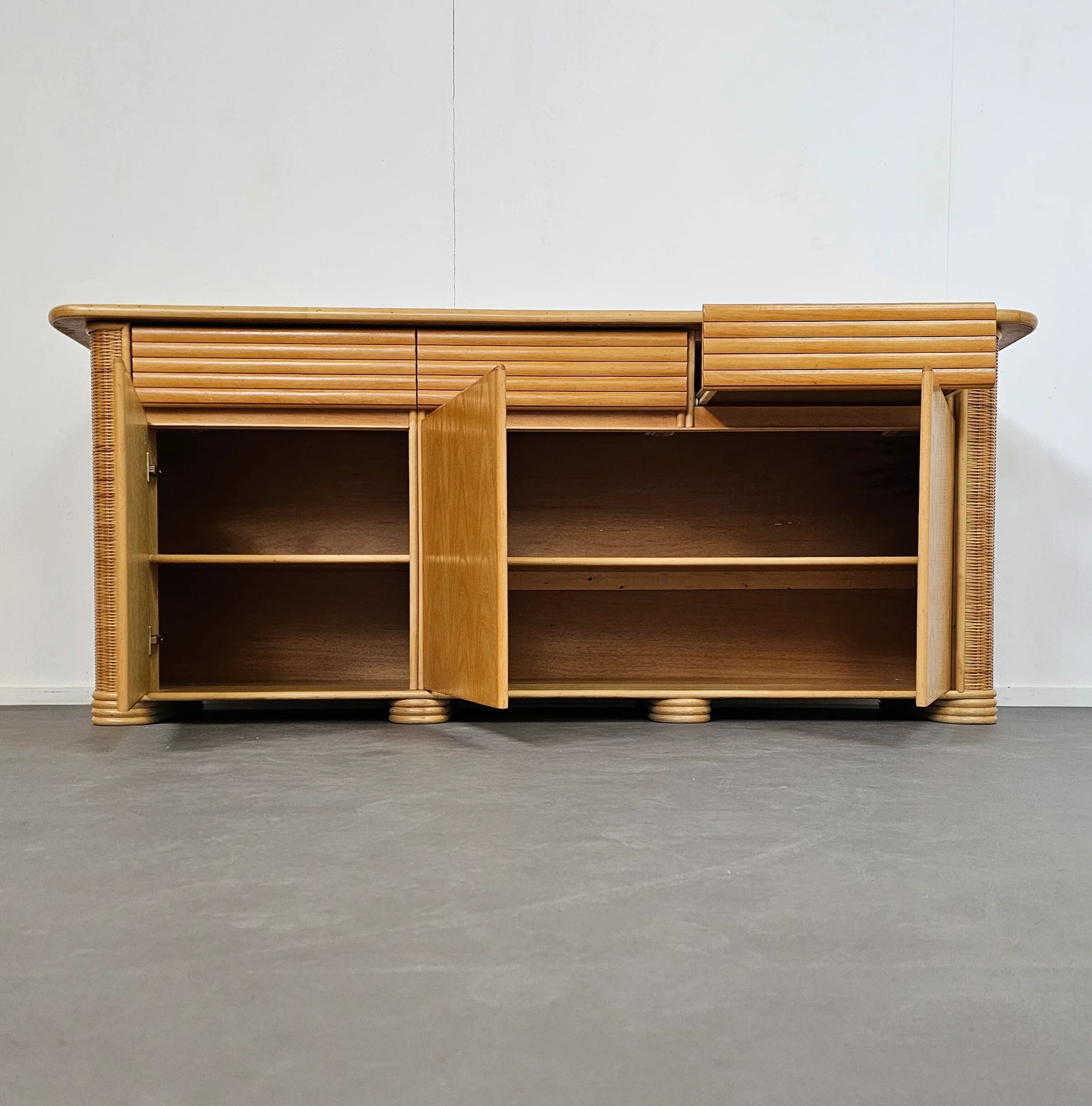 Wood / bamboo / rattan sideboard Roberti Rattan 1970s stunning condition