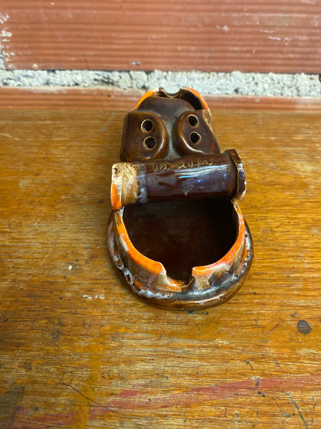 Cendrier ancien Vallauris céramique multicolore forme chaussure vintage