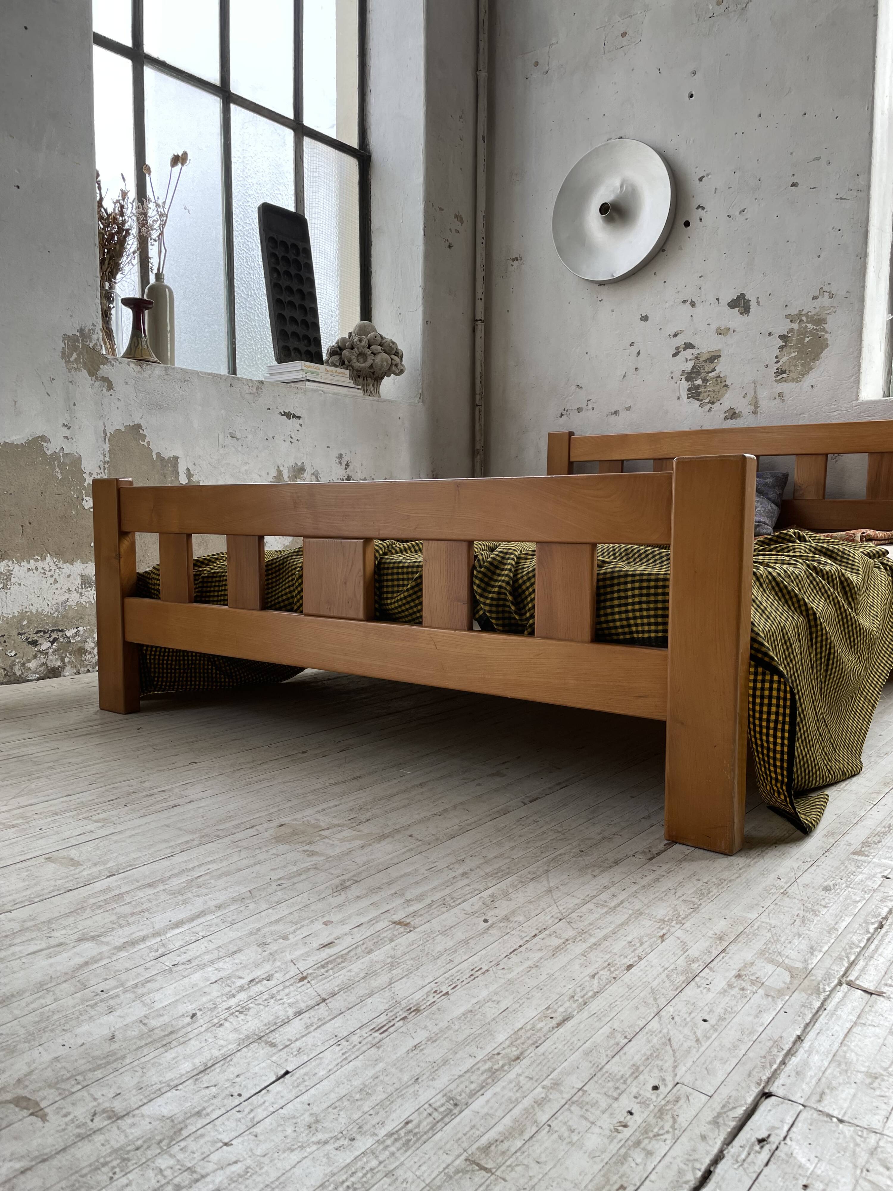 Maison Regain solid double bed 140 cm