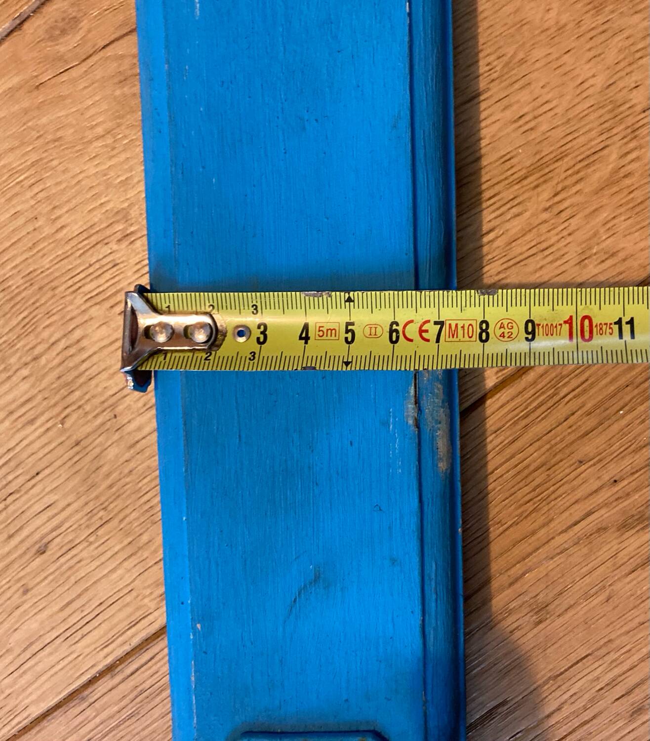 Wall-mounted coat rack with 7 hooks, length 191 cm