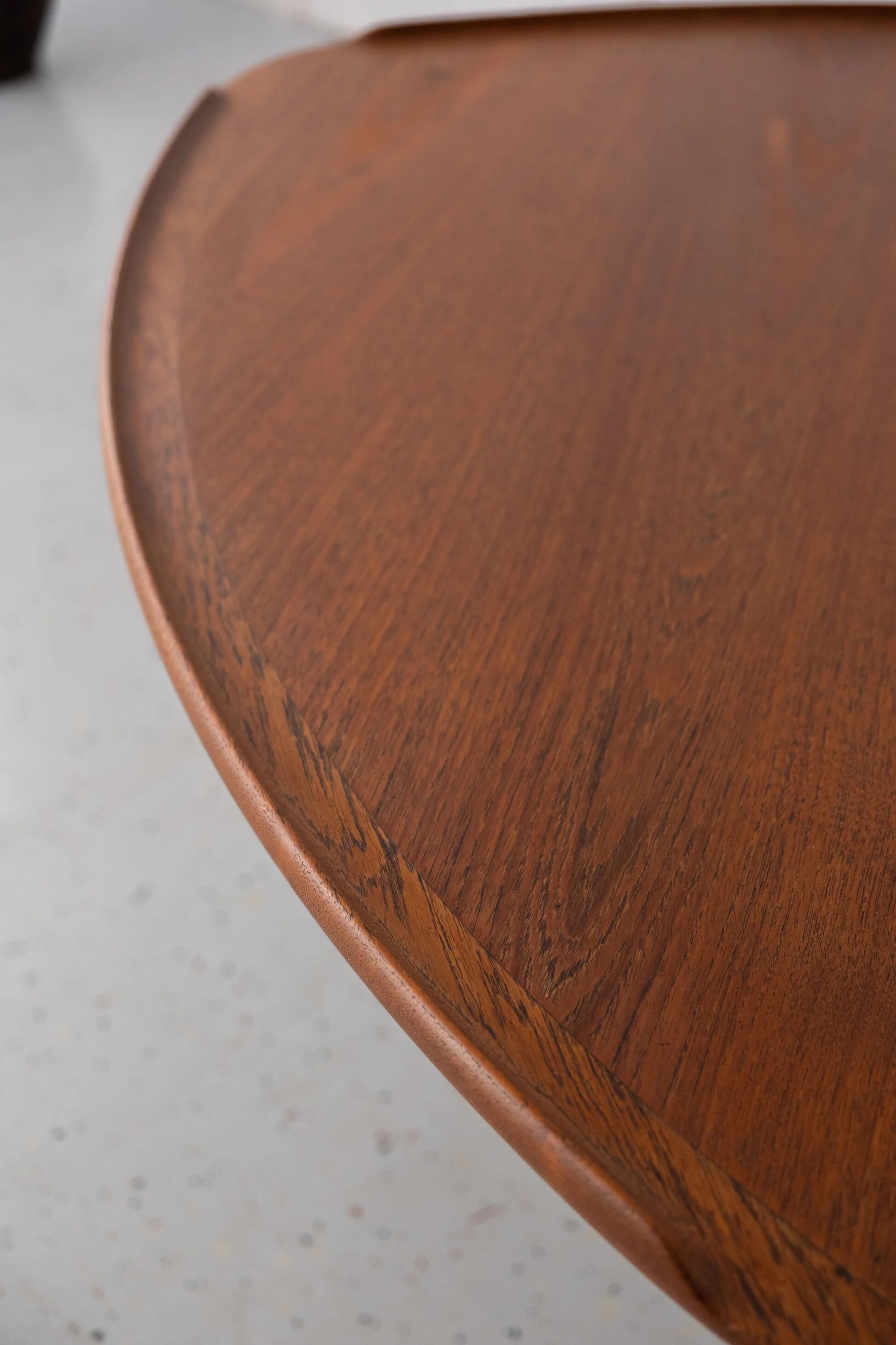 Table basse en teck Poul Jensen en forme de triangle