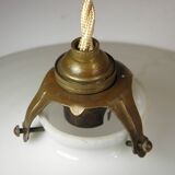 Suspension et rosace, en opaline et porcelaine