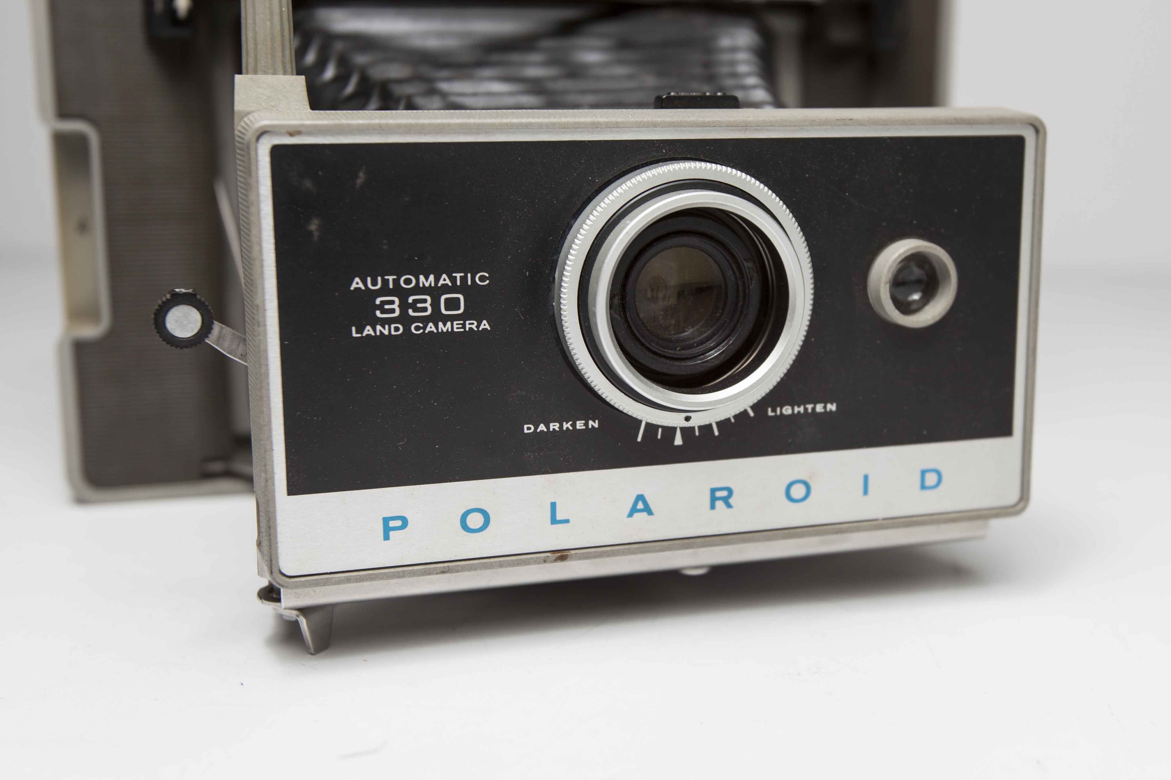 Camera polaroid automatic 330 land camera