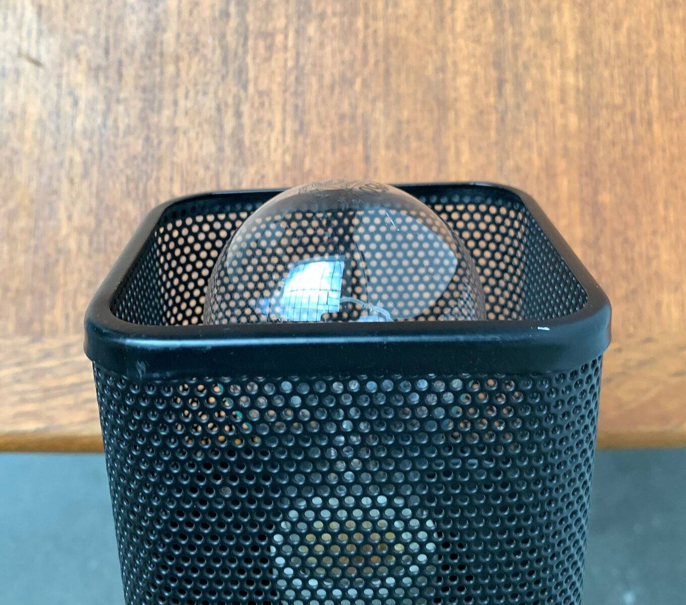 Postmodern mesh table lamp, 1980s