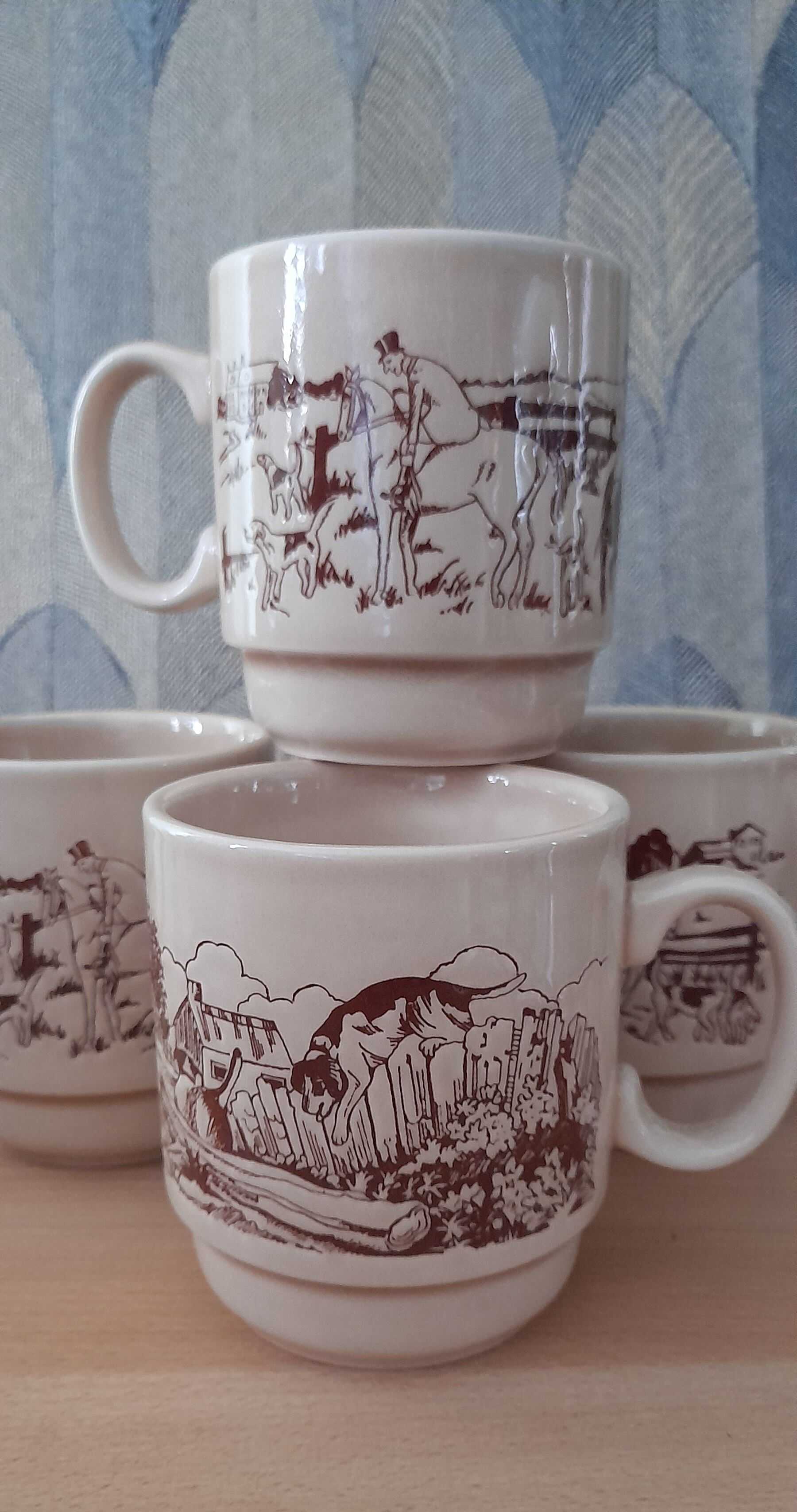 4 cups/mugs brown/beige - KilnCraft Stl England Deco hunting - vintage