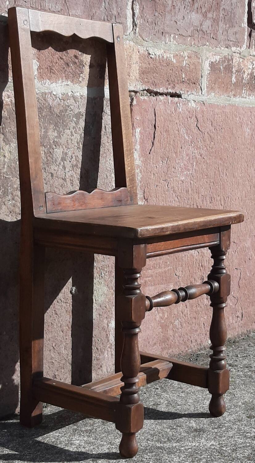 Lorraine chair. (Solid wood, 19th century)
