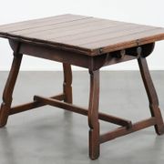 Antique Swiss extendable dining table made of oak from the mid-19th century