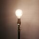 Lampadaire tripode en bronze doré et ciselé à hauteur variable