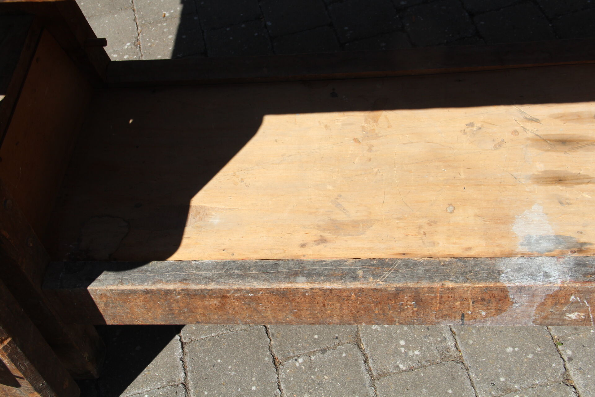 Industrial establishment with old vice 170 cm