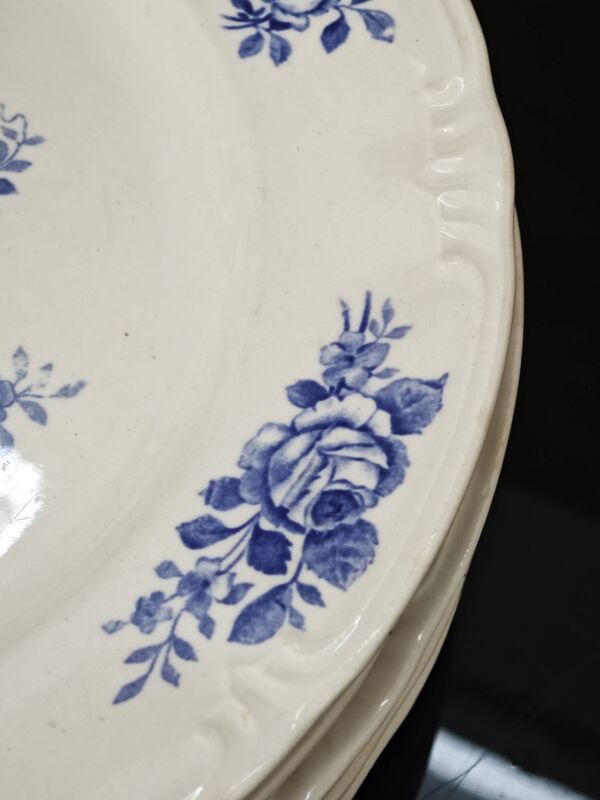 Lot de 8 assiettes plates en faïence de Boch Frères La Louvière ''Rohdia
