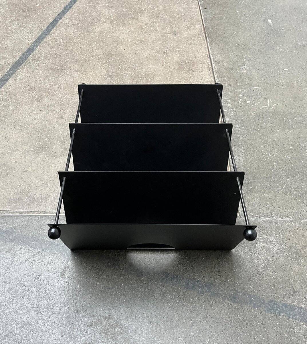 Postmodern Italian metal magazine rack, 1980s