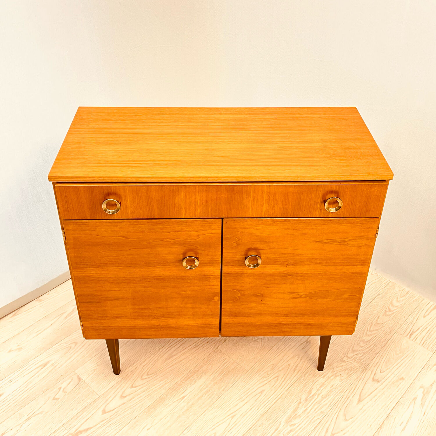 Shoes cabinet