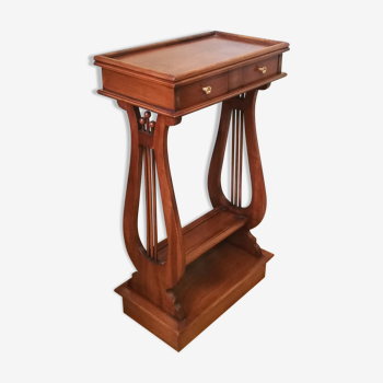 Pedestal table or English cherry saddle with lyre feet