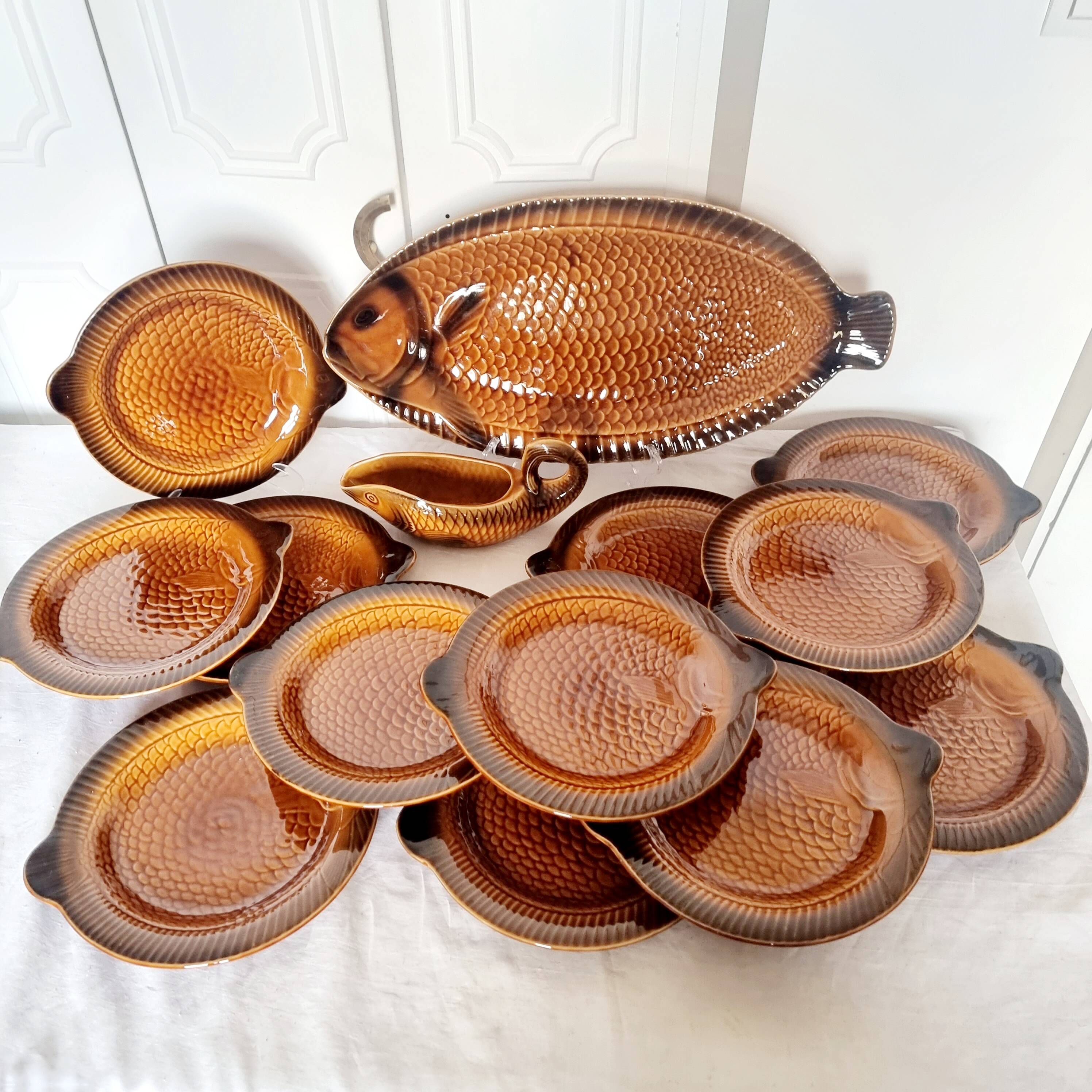 French ceramic dinnerware and plates set sarraguemines 1970s