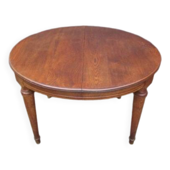 Antique round table in solid oak