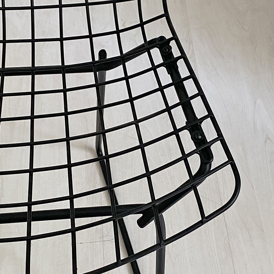 Wire chair by Harry Bertoia child model