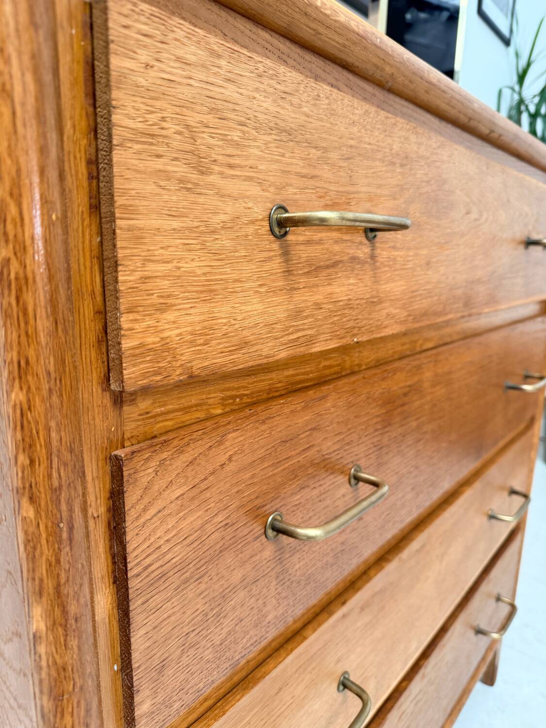 Vintage 1950s chest of drawers