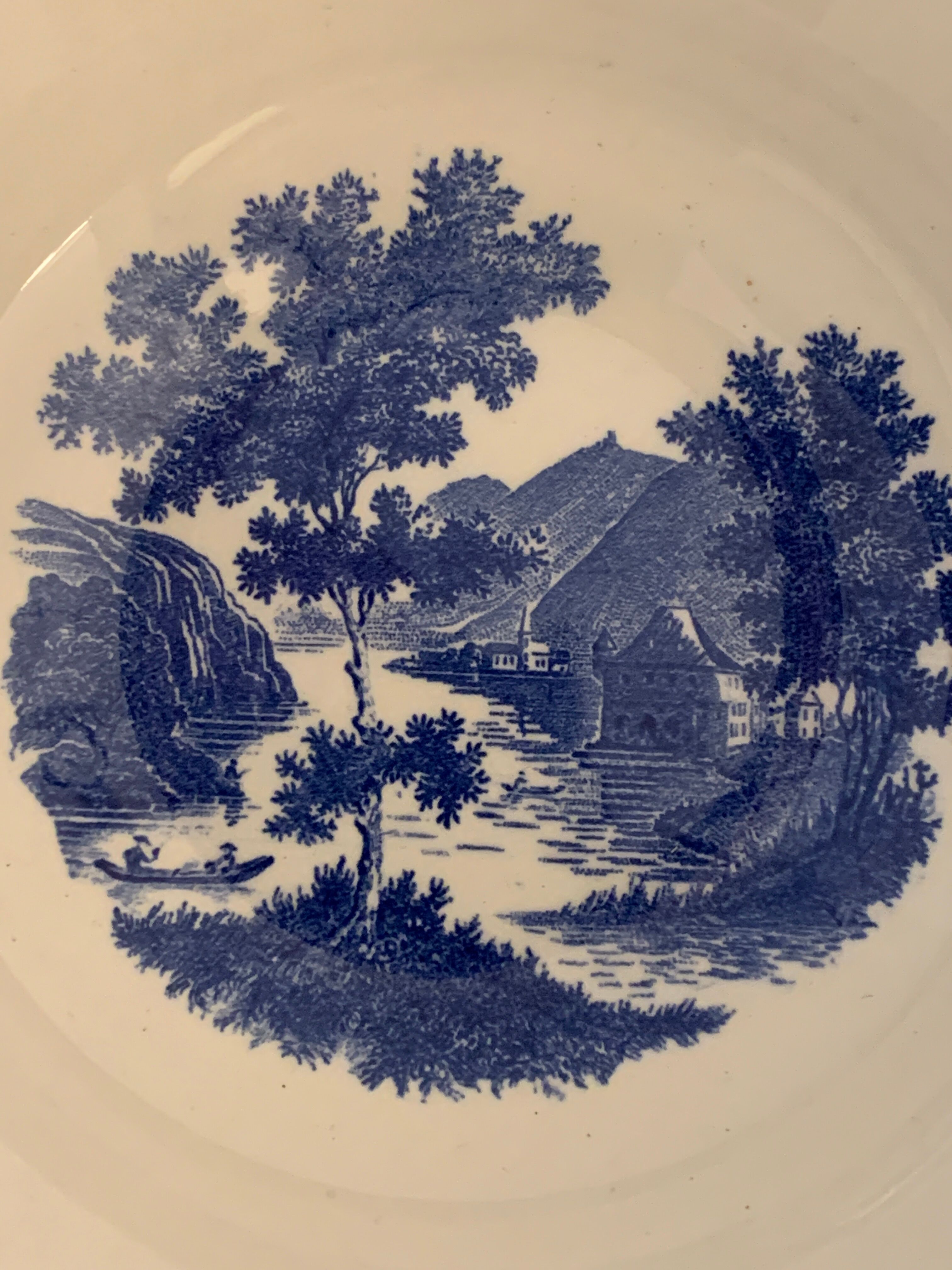 Salad bowl in blue and white earthenware, burgenland model of villeroy and boch