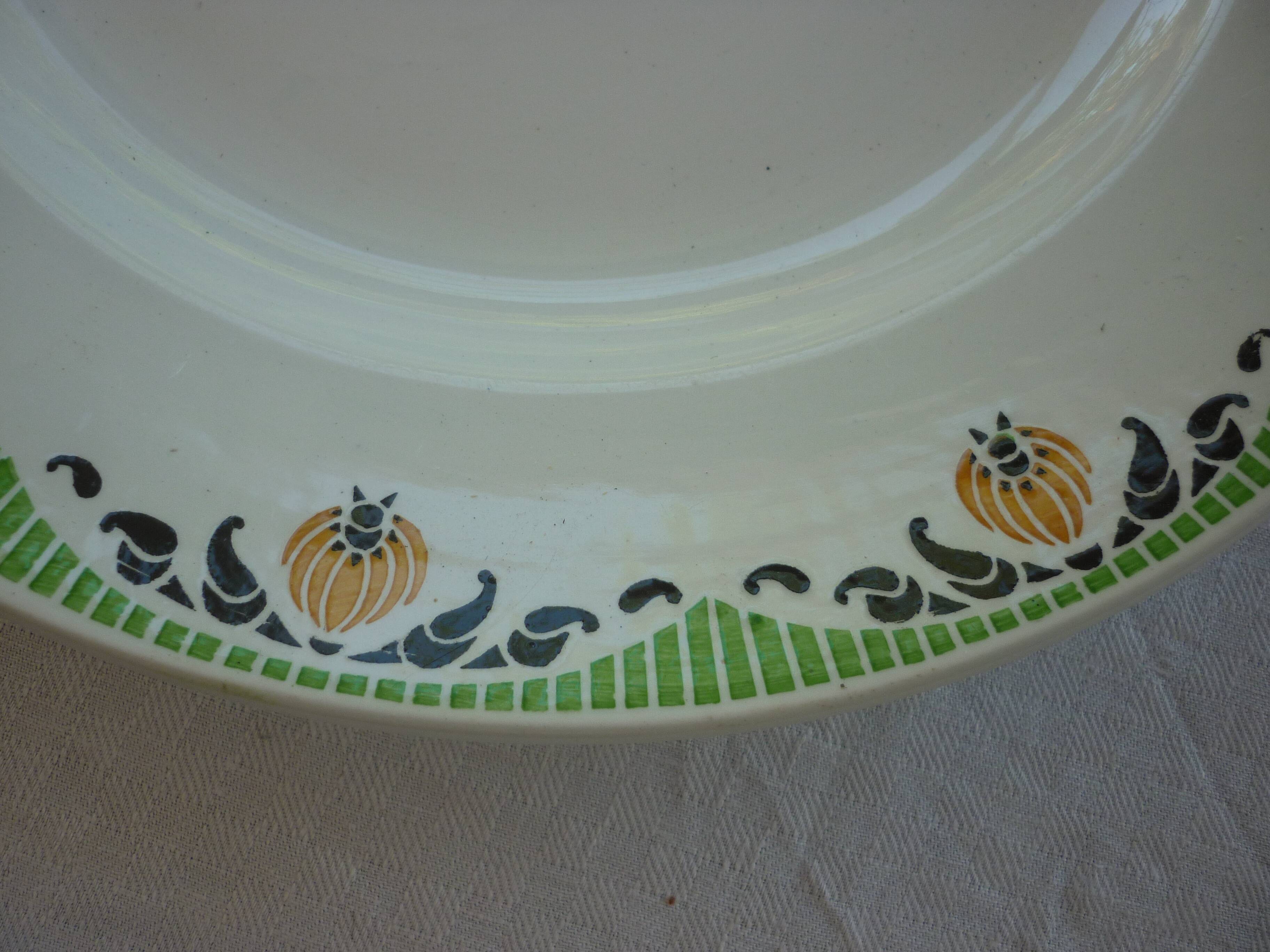 Round dish faience Sarreguemines Maroussia