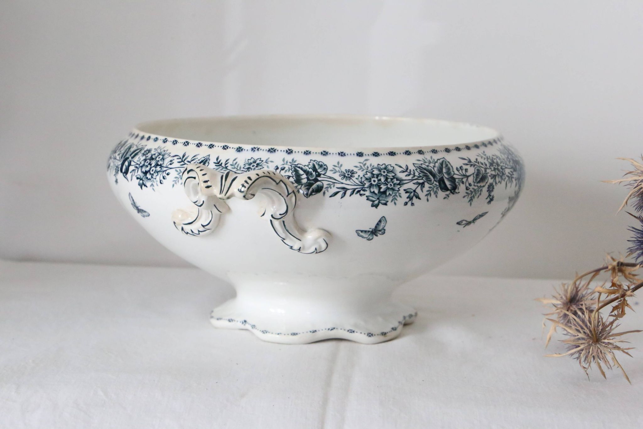 Terre de Fer tureen or salad bowl, Onnaing earthenware, Stella motif, French manufacture