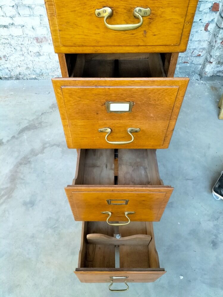 Vintage storage unit