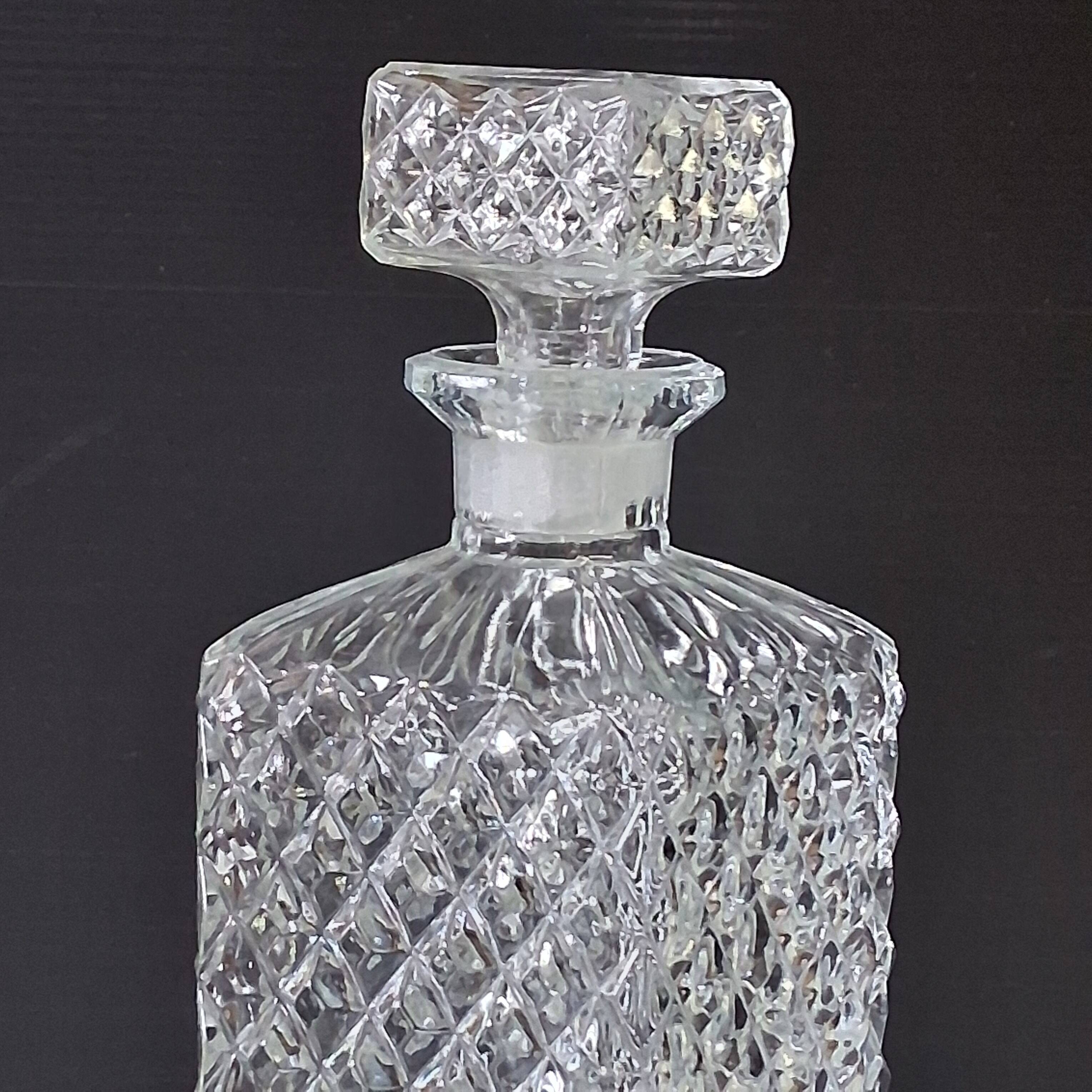 Very nice whisky or juice carafe in very good condition.