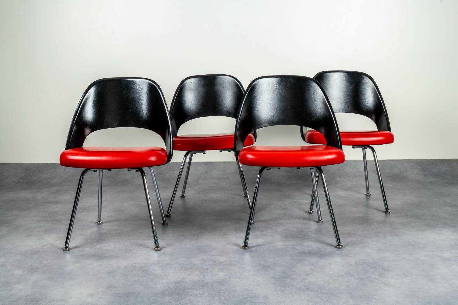 Set of 4 Conference chairs by Eero Saarinen for Knoll