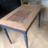 Desk table