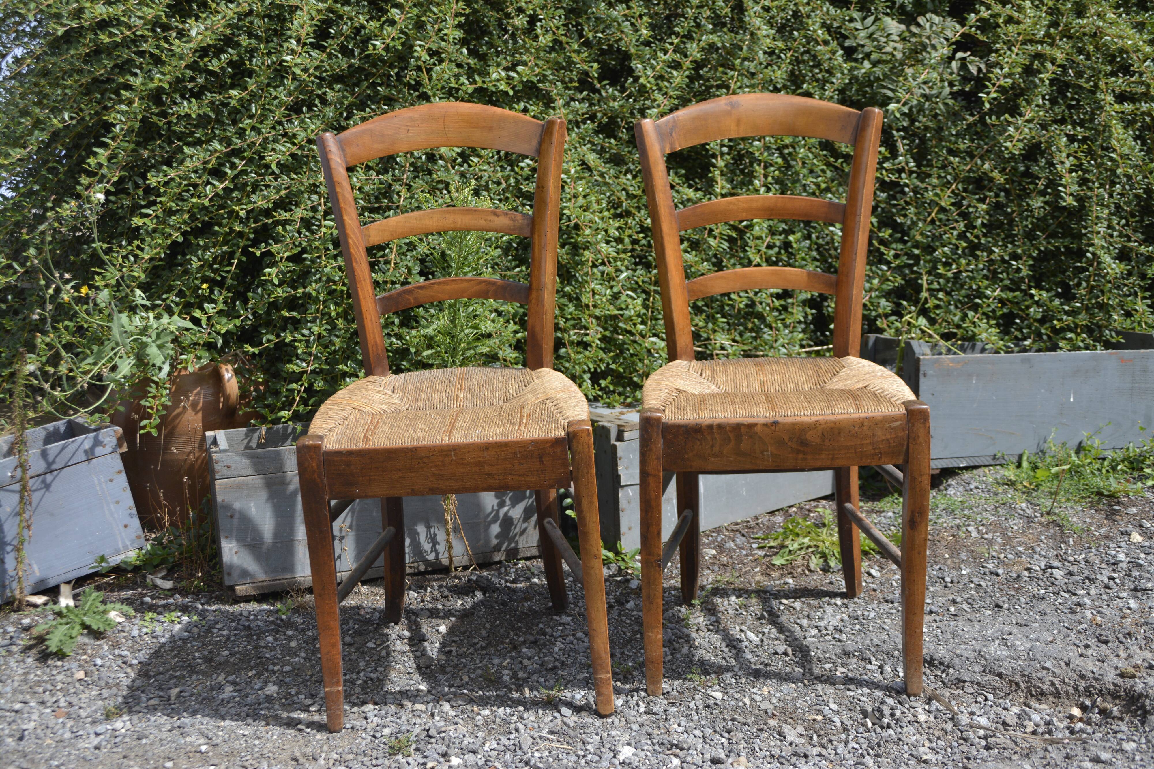 Mulched wooden chairs