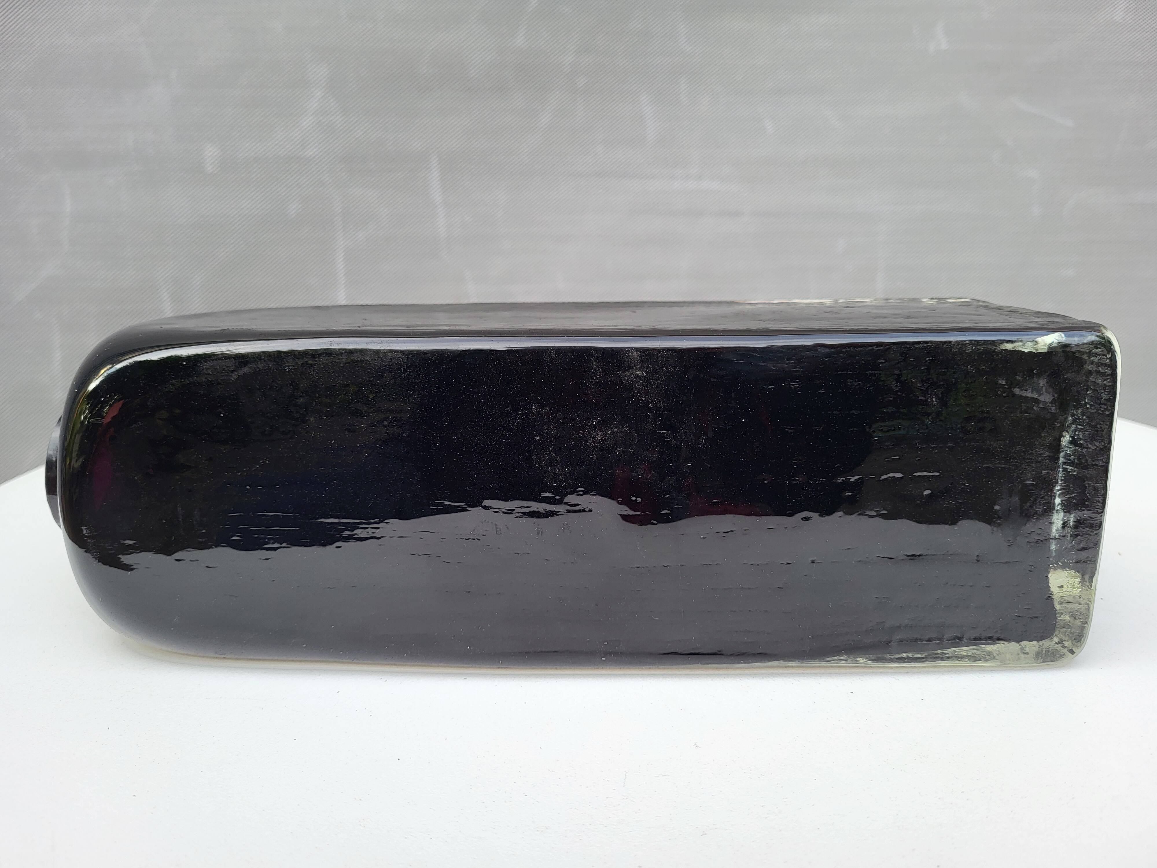 Wabi-Sabi glass vase with burnt wood mold